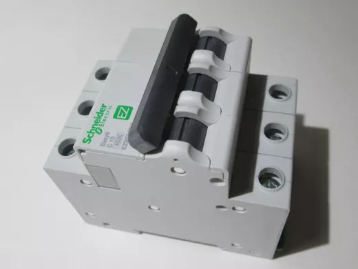 АВТ. ВЫКЛ. EASY 9 3П 10А С 4,5кА 400В =S= EZ9F34310 "SCHNEIDER ELECTRIC"